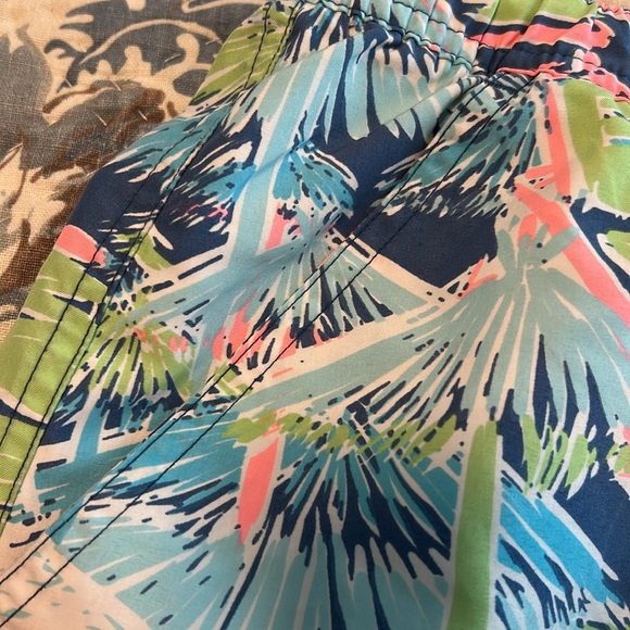 Vineyard Vines tropical swimsuit, Size Large - Picture 7 of 7